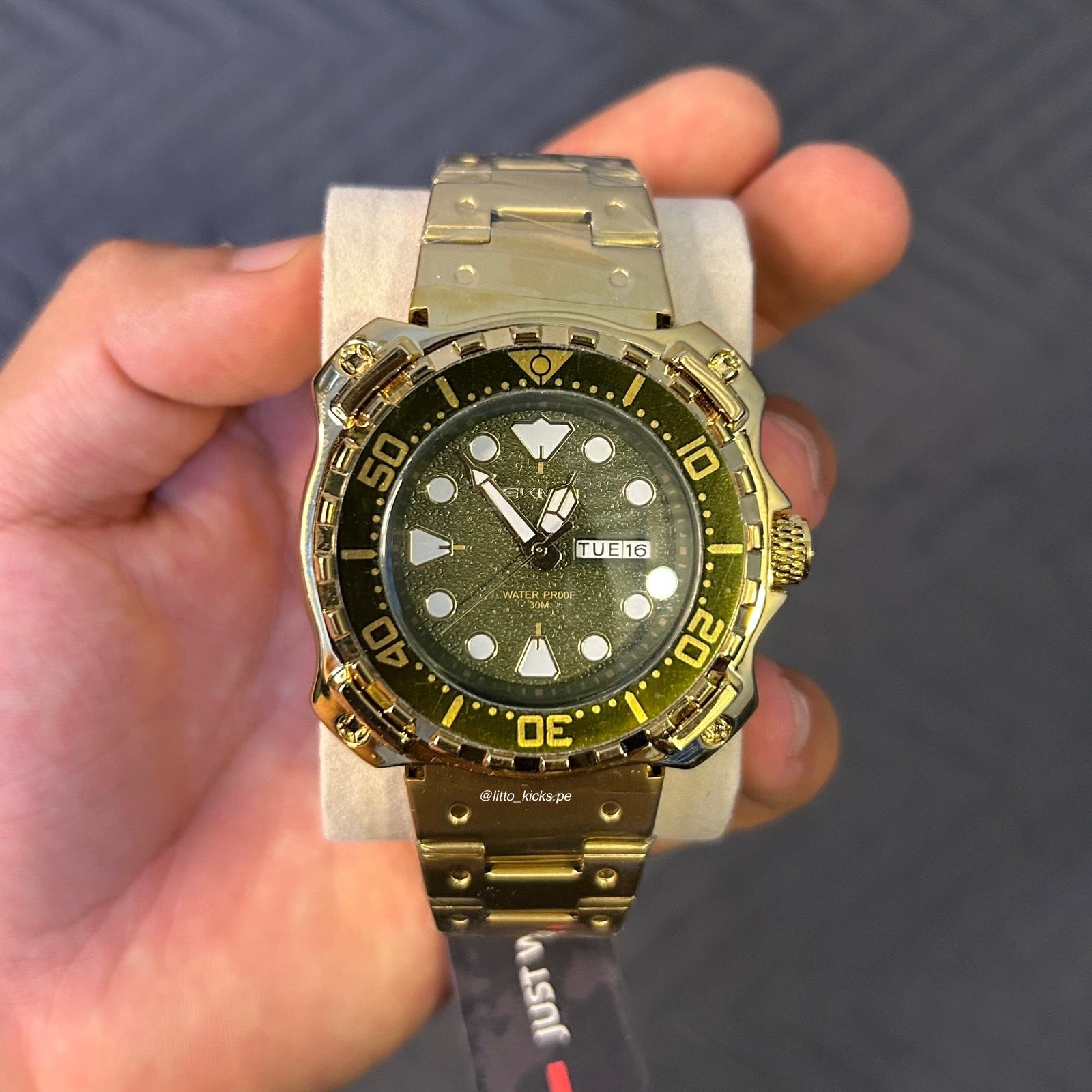 SKMEI DORADO CARA VERDE - 9385