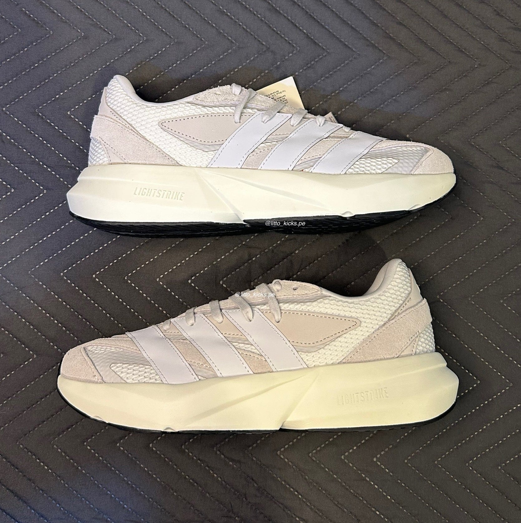 Adidas Lightblaze White