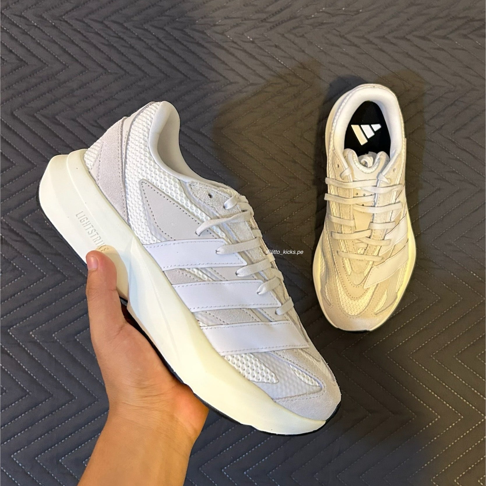 Adidas Lightblaze White